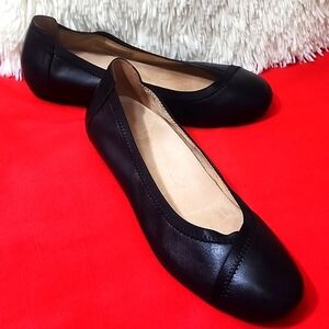 Vionic Black Leather Flats